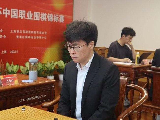 在线观看亚洲精品专区